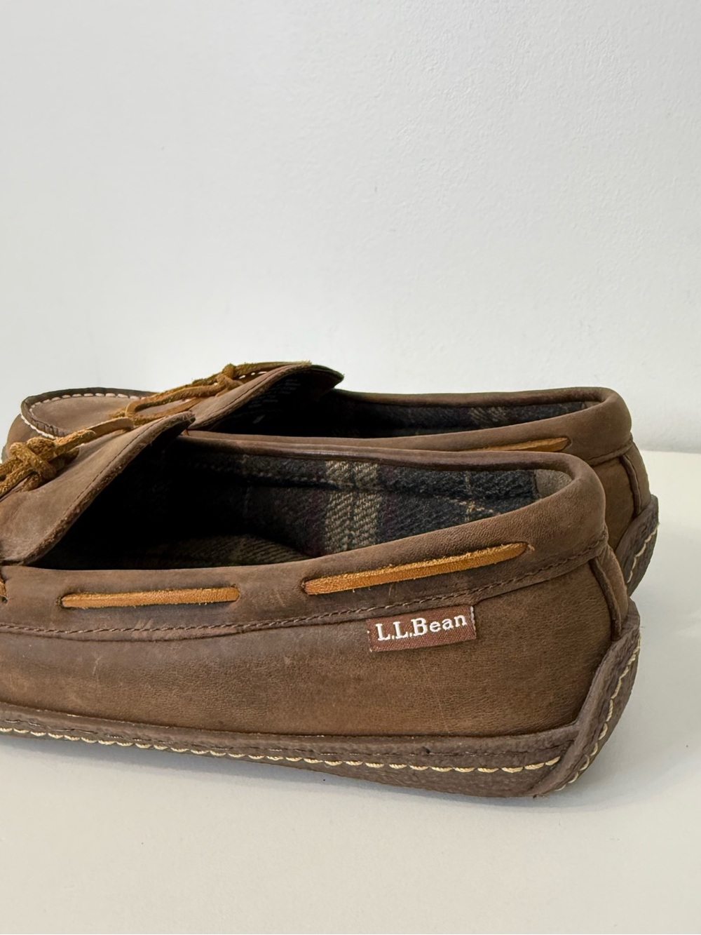 L.L. Bean Brown Hand Sewn Leather Slippers Flannel Lined Men’s Size 10 Classic - Picture 7 of 13